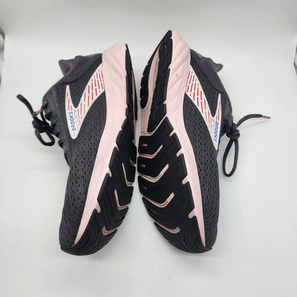 Brooks anthem running